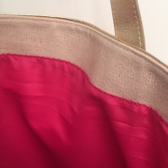 Love Victoria Secret tote. Never used. Tags on - Picture 4 of 4